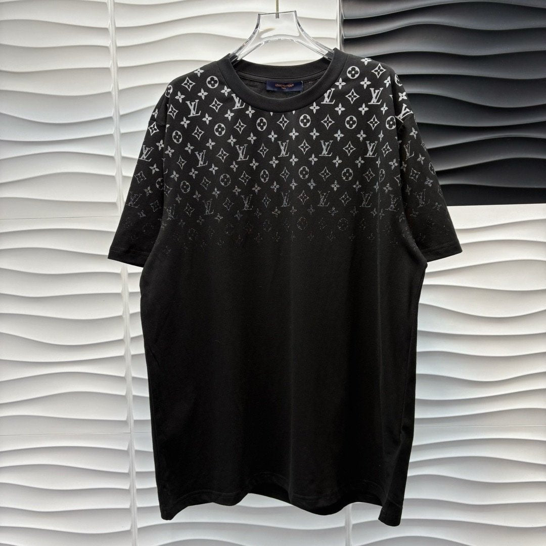 Louis Vuitton | Lv T-shirt | Size M | Back View | yiodesigner.co.uk
