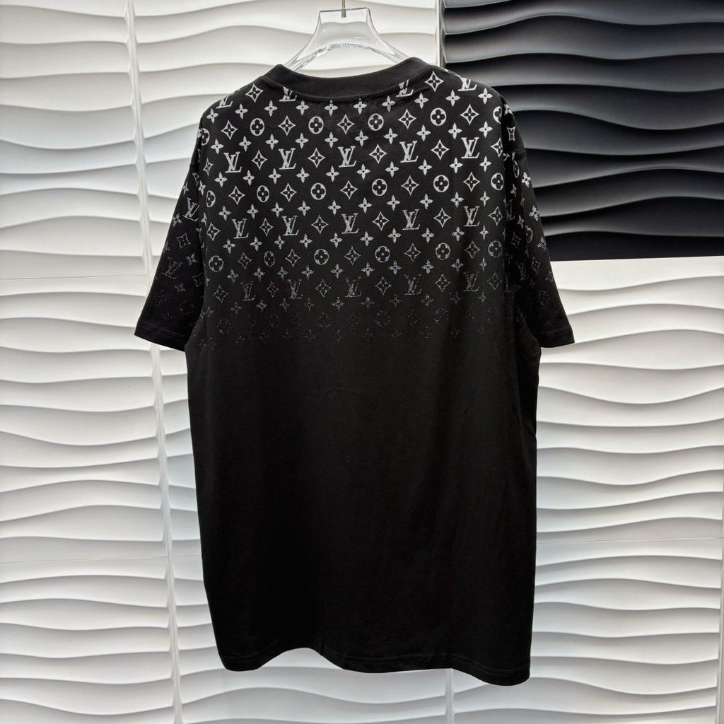 Louis Vuitton | Lv T-shirt | Close-Up | yiodesigner.co.uk