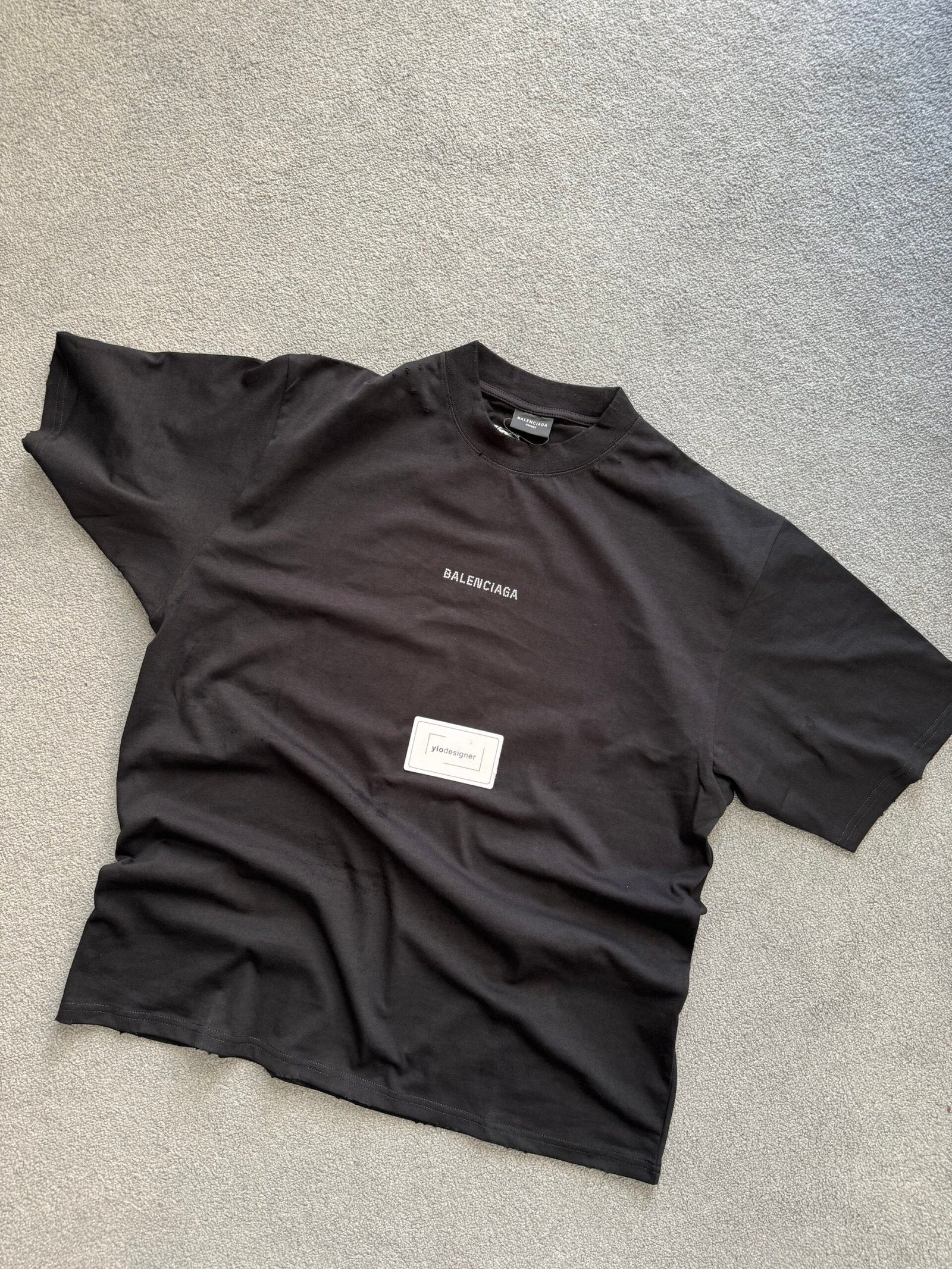 Balenciaga | Balenciaga oversize T-shirt | Size M | Back View | yiodesigner.co.uk