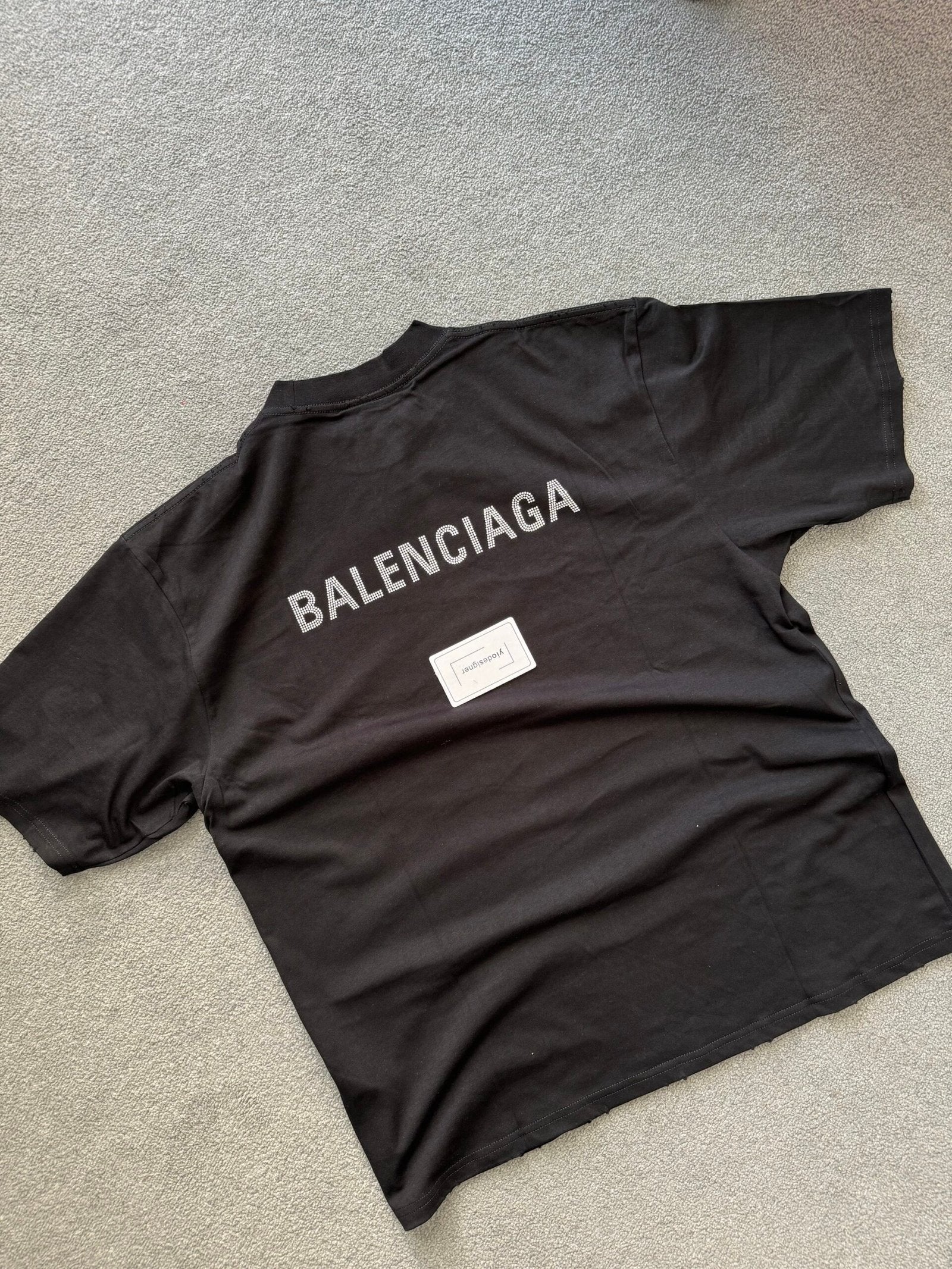 Balenciaga | Balenciaga oversize T-shirt | Side View | yiodesigner.co.uk