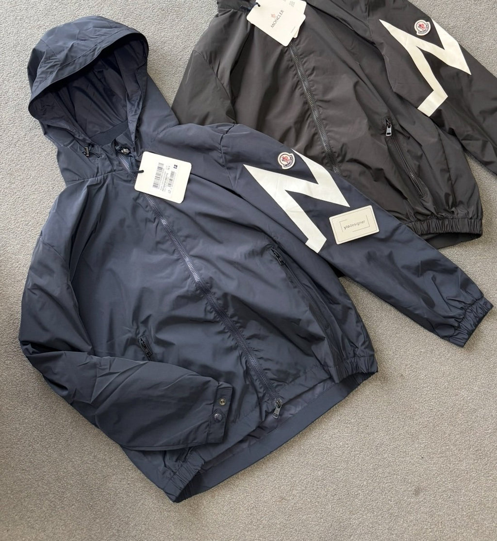 Moncler | Moncler windbreaker navy | Size XL | yiodesigner.co.uk