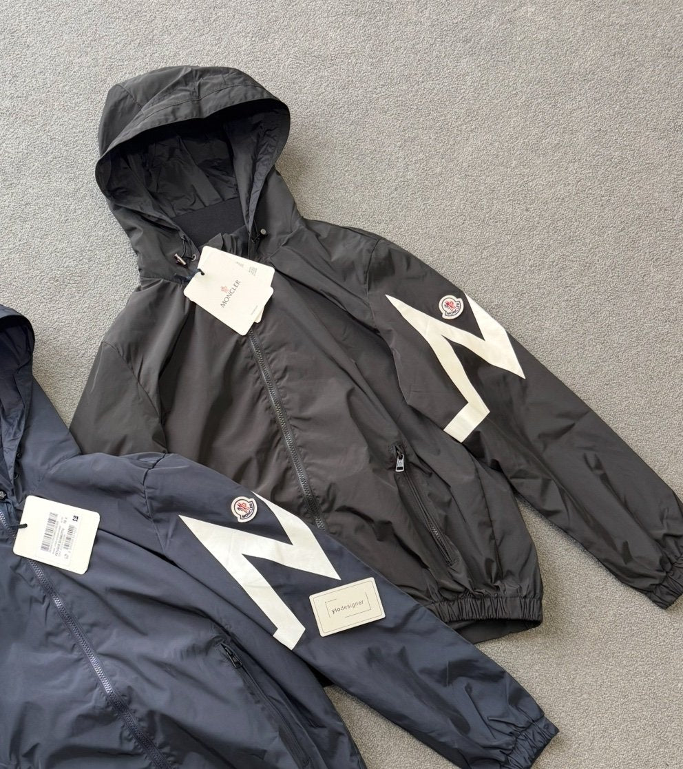 Moncler | Moncler windbreaker black | Size XL | yiodesigner.co.uk