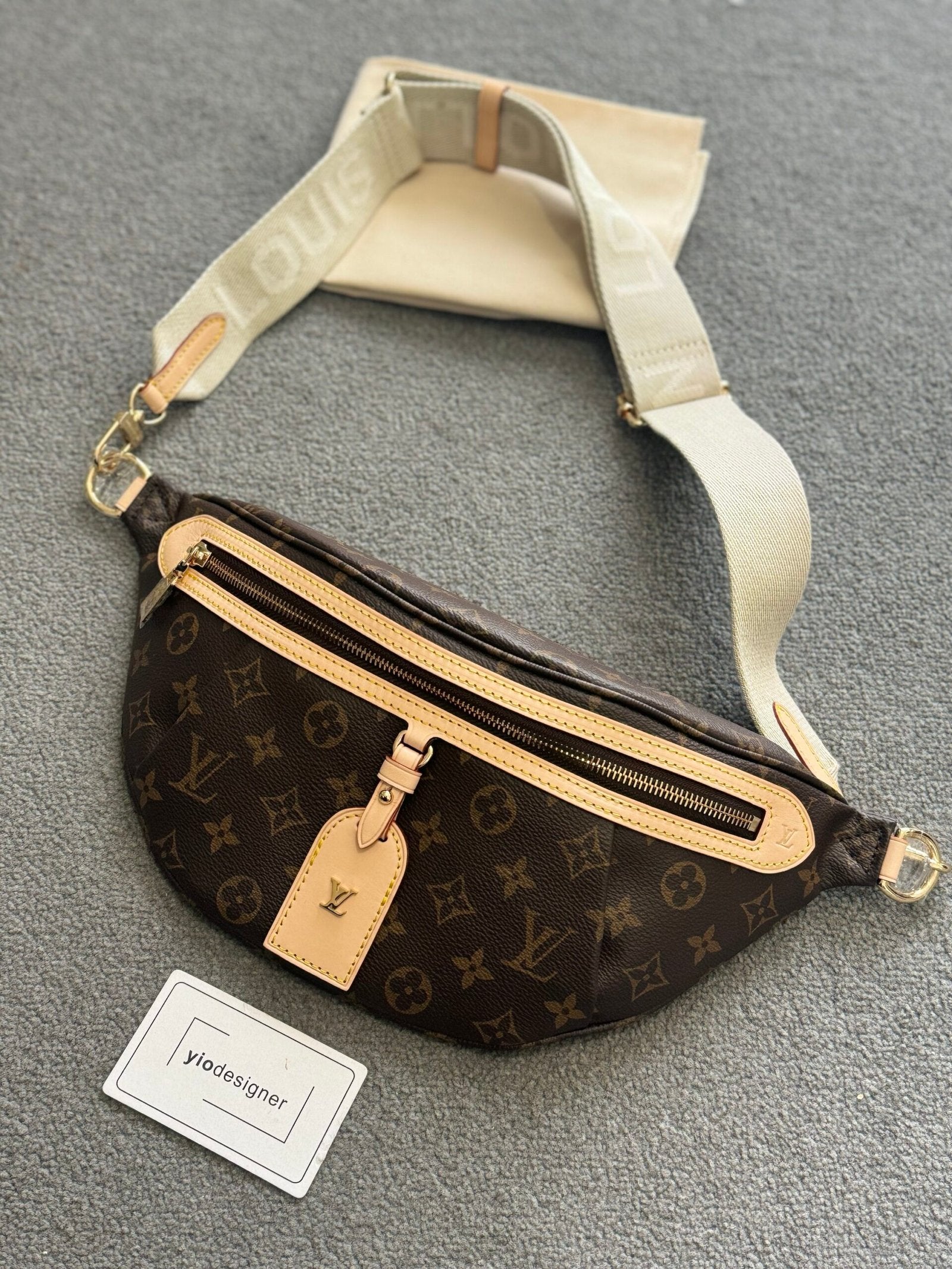 Louis Vuitton | Lv woman bag | Side View | yiodesigner.co.uk