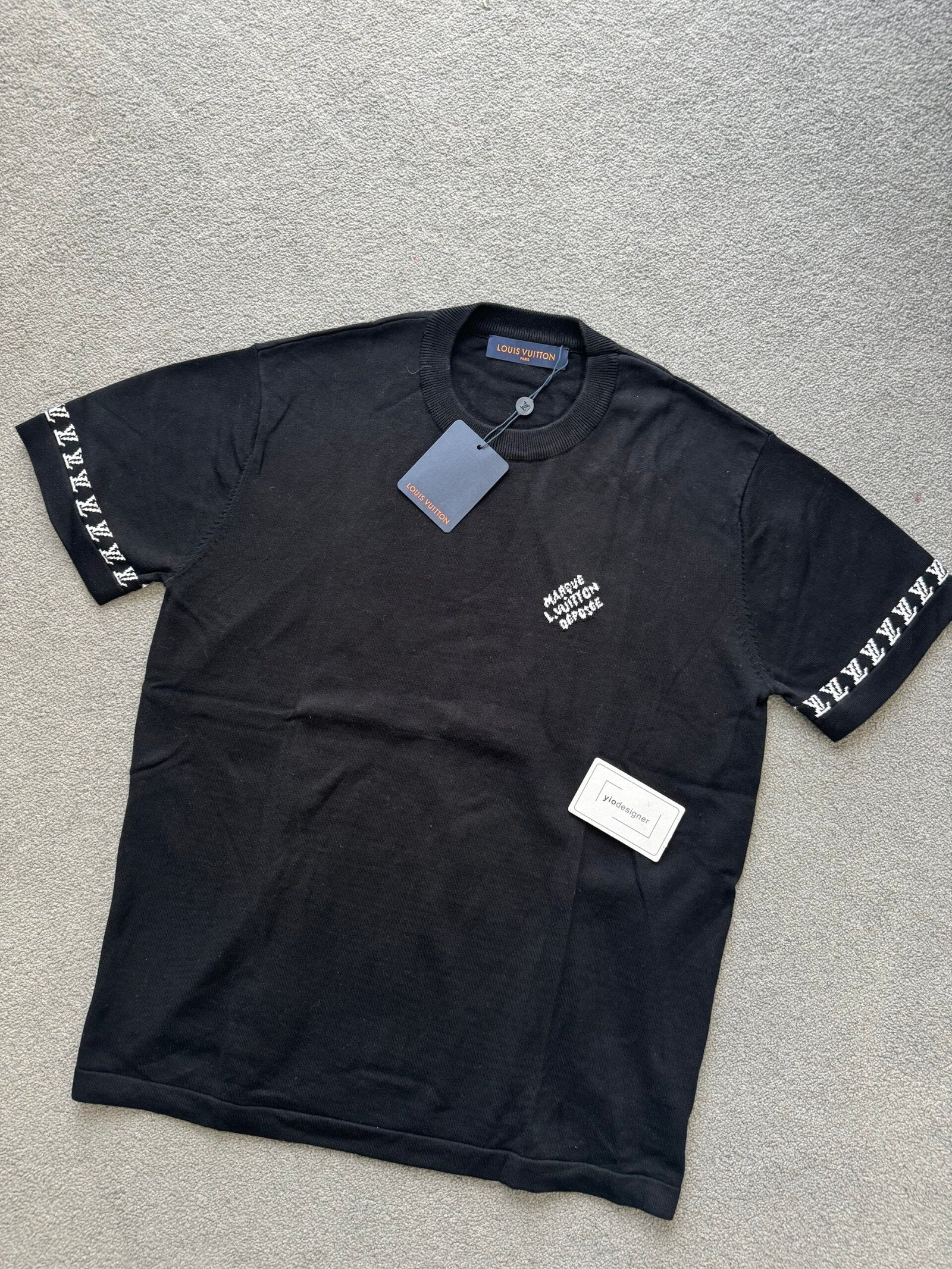 Louis Vuitton | Lv T-shirt | Size L | Side View | yiodesigner.co.uk