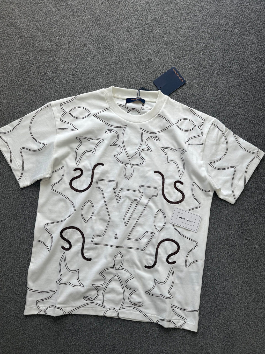 Louis Vuitton | Lv T-shirt | Detail Shot | yiodesigner.co.uk