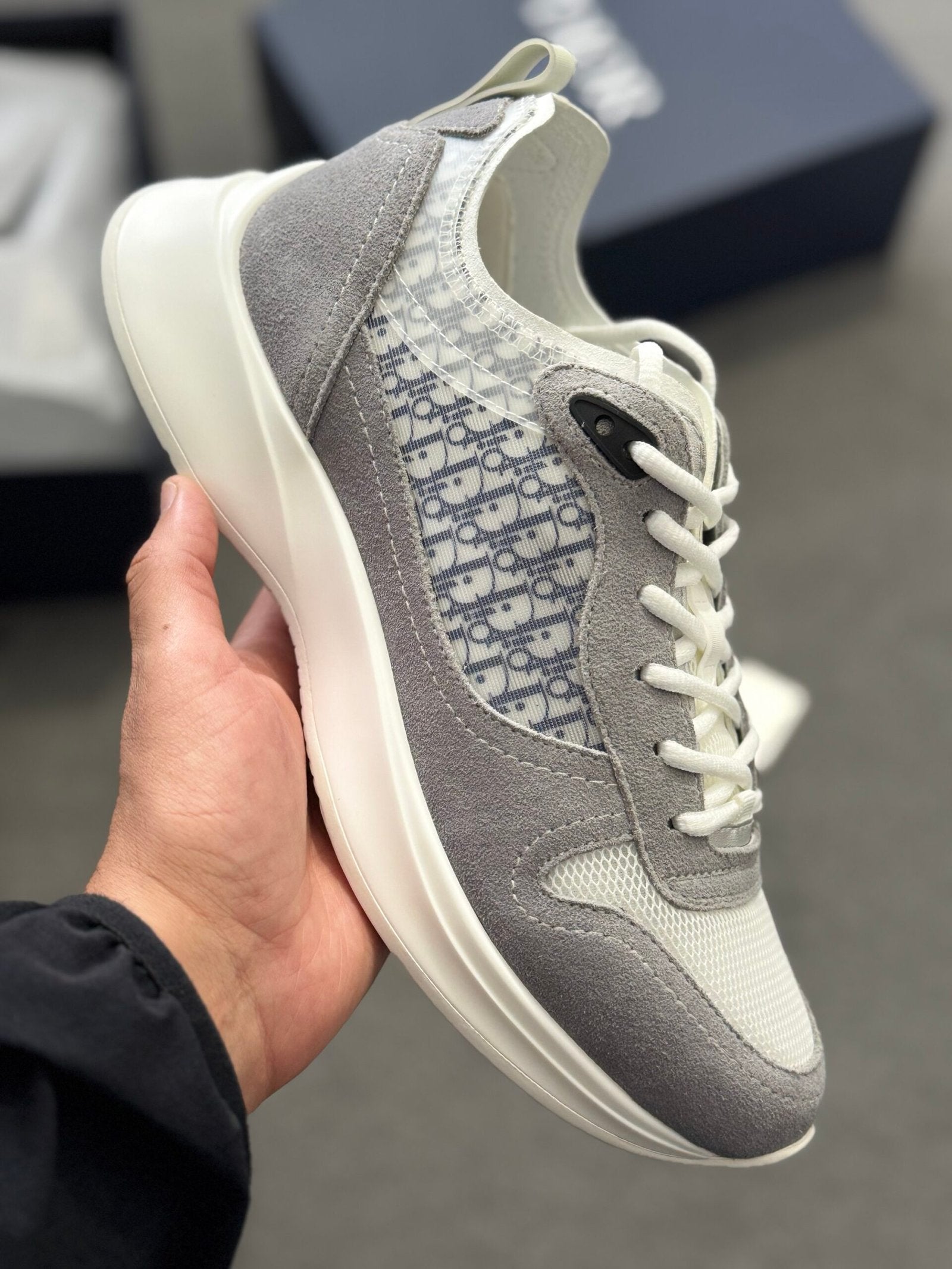 Dior | Dior sneaker | Size 11 | Label View | yiodesigner.co.uk