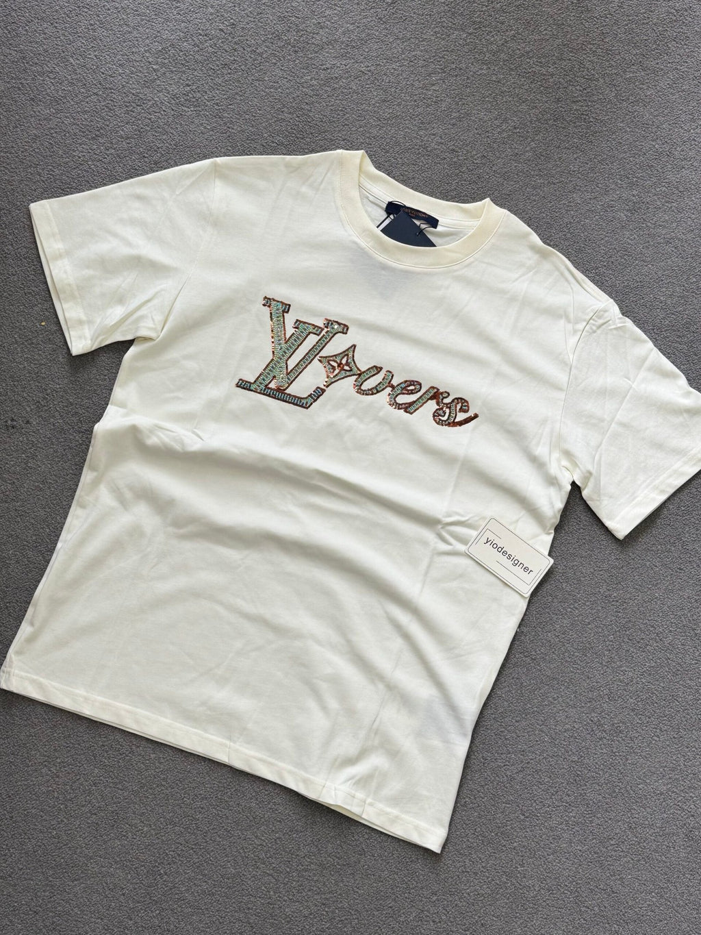 Louis Vuitton | Lv T-shirt | Size S | Back View | yiodesigner.co.uk