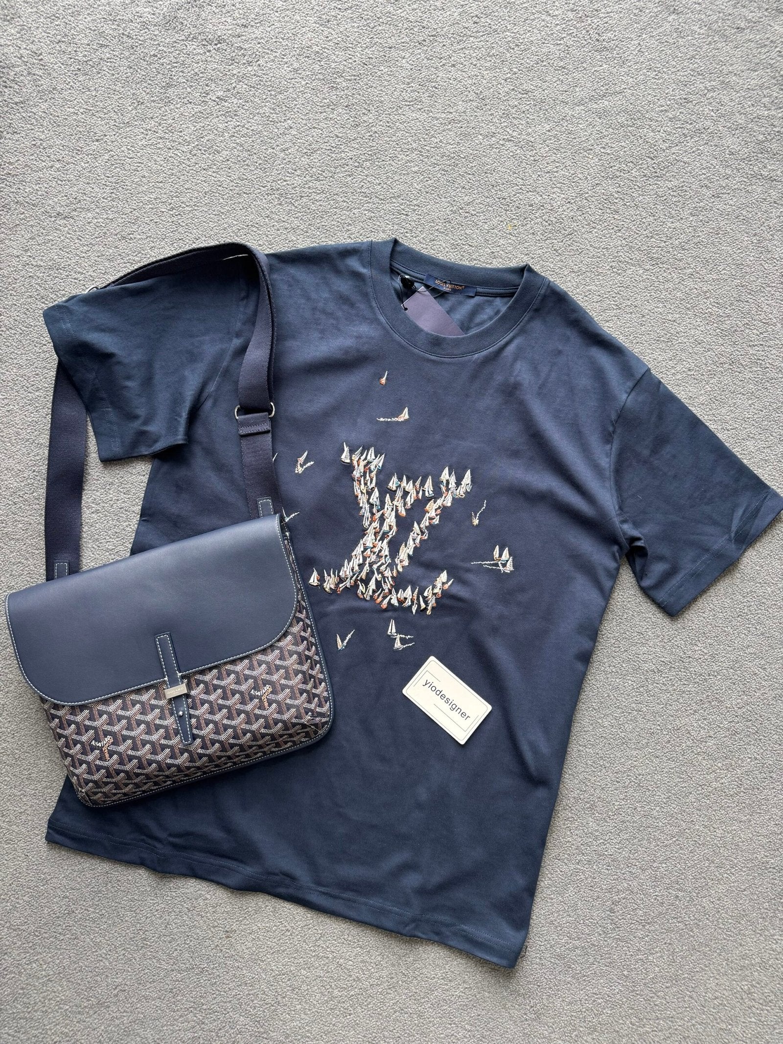 Louis Vuitton | Lv T-shirt | Size L | yiodesigner.co.uk