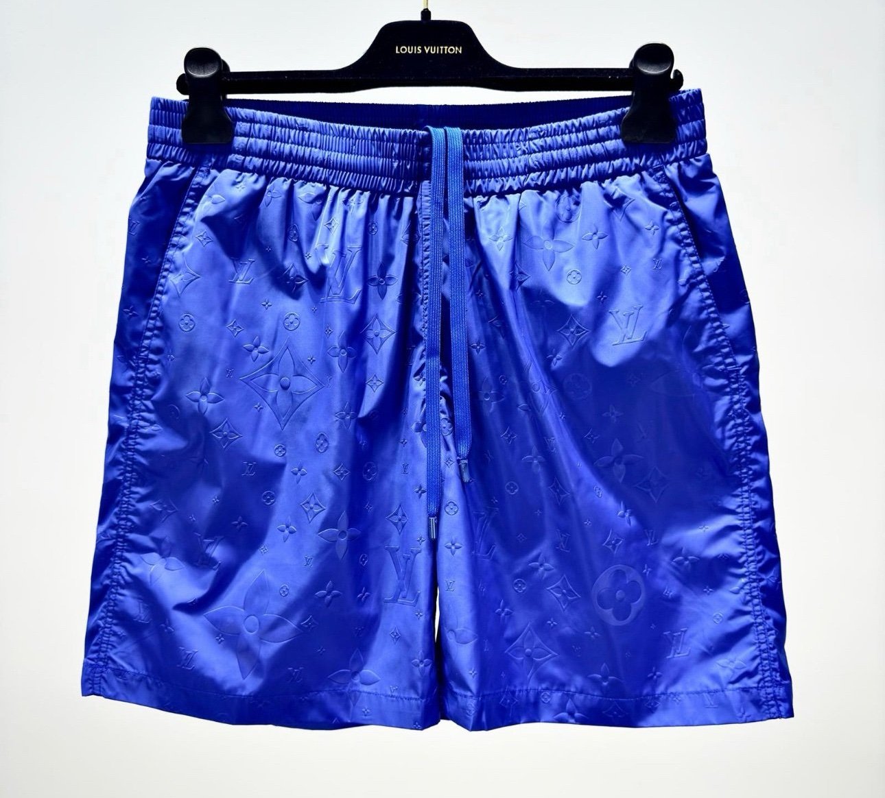 Louis Vuitton | Lv short | Size M | yiodesigner.co.uk