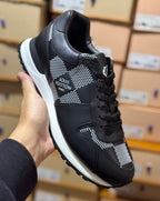 Louis Vuitton | Lv sneaker | Size 8 | yiodesigner.co.uk