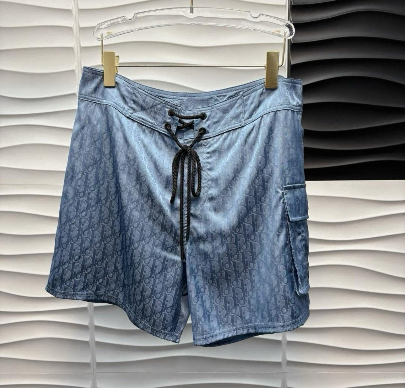 Dior | Dior short | Size L | Side View | yiodesigner.co.uk