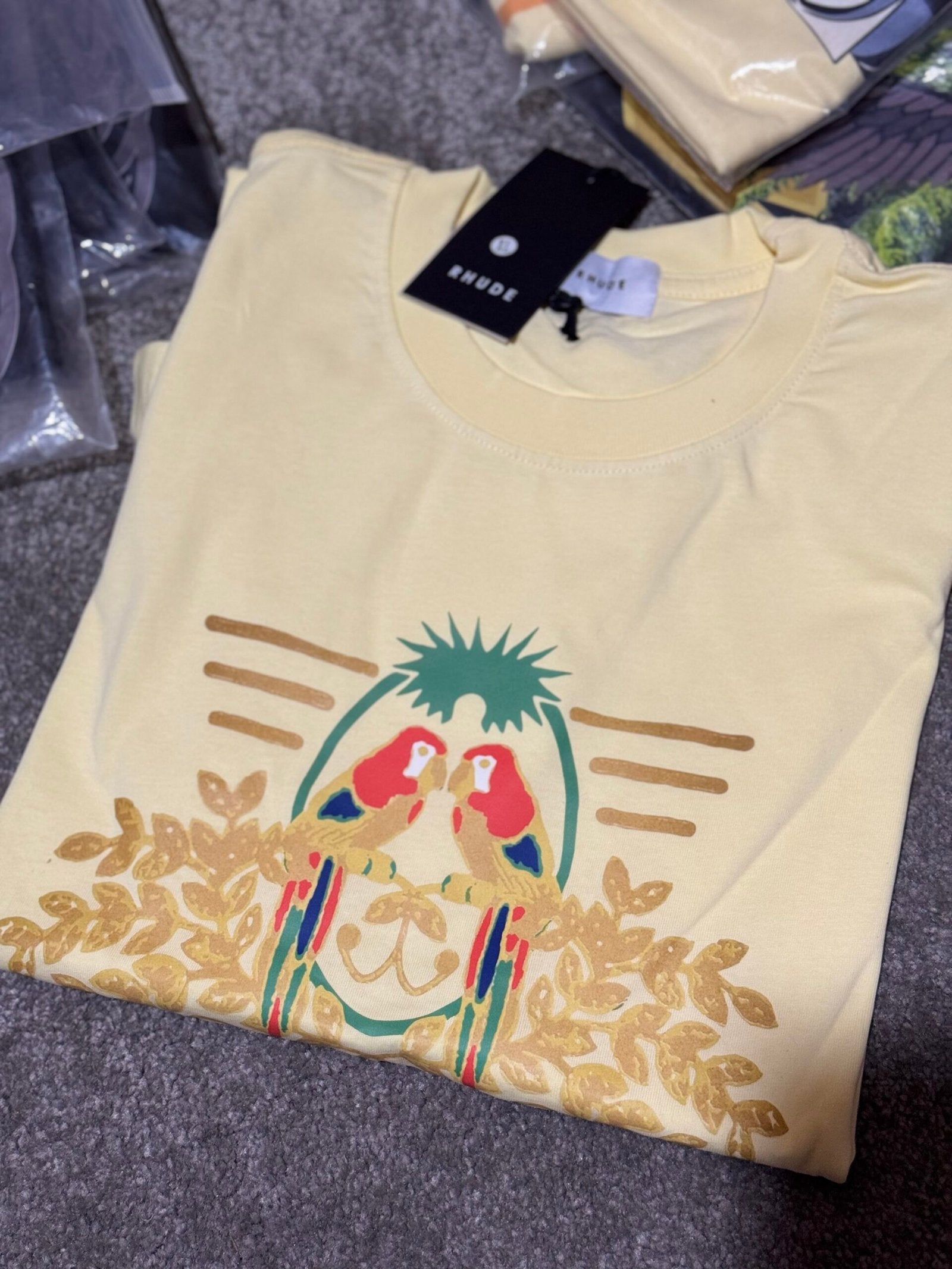 Rhude | Rhude t-shirt | Size L | yiodesigner.co.uk