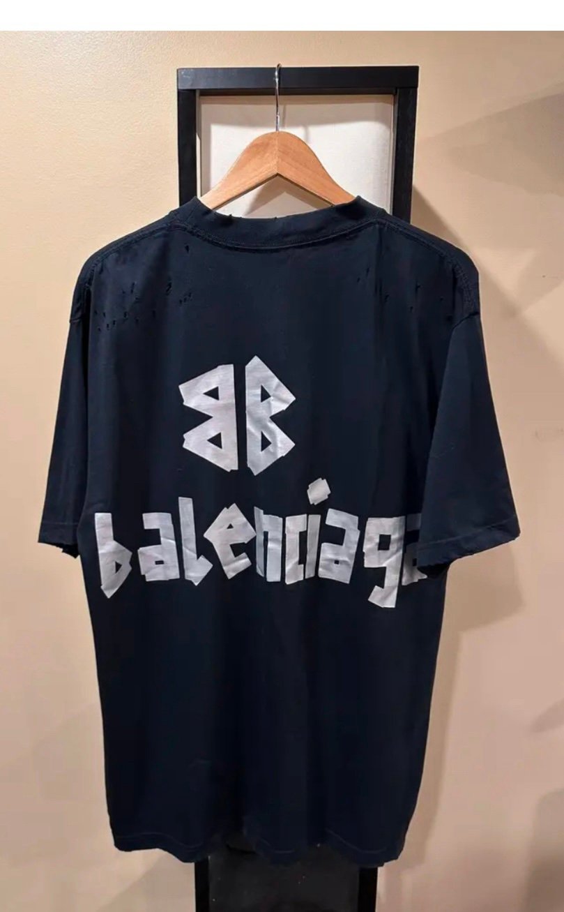 Balenciaga | Balenciaga oversize T-shirt | Side View | yiodesigner.co.uk