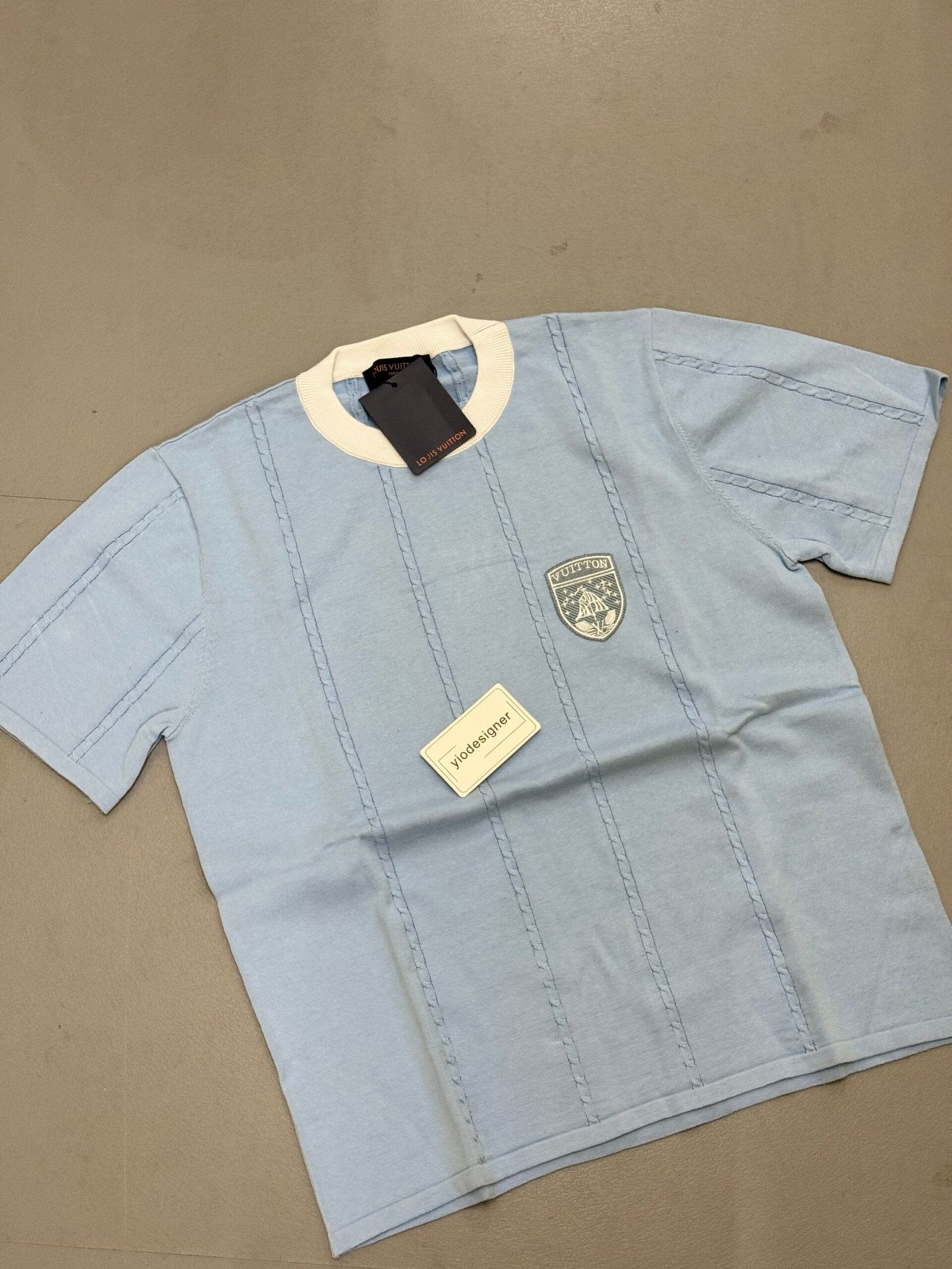 Louis Vuitton | Lv T-shirt | Size L | Front View | yiodesigner.co.uk