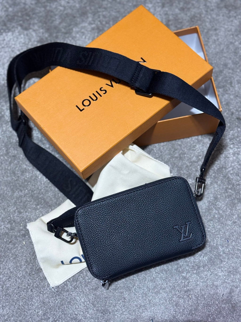 Louis Vuitton | Lv bag | Front View | yiodesigner.co.uk