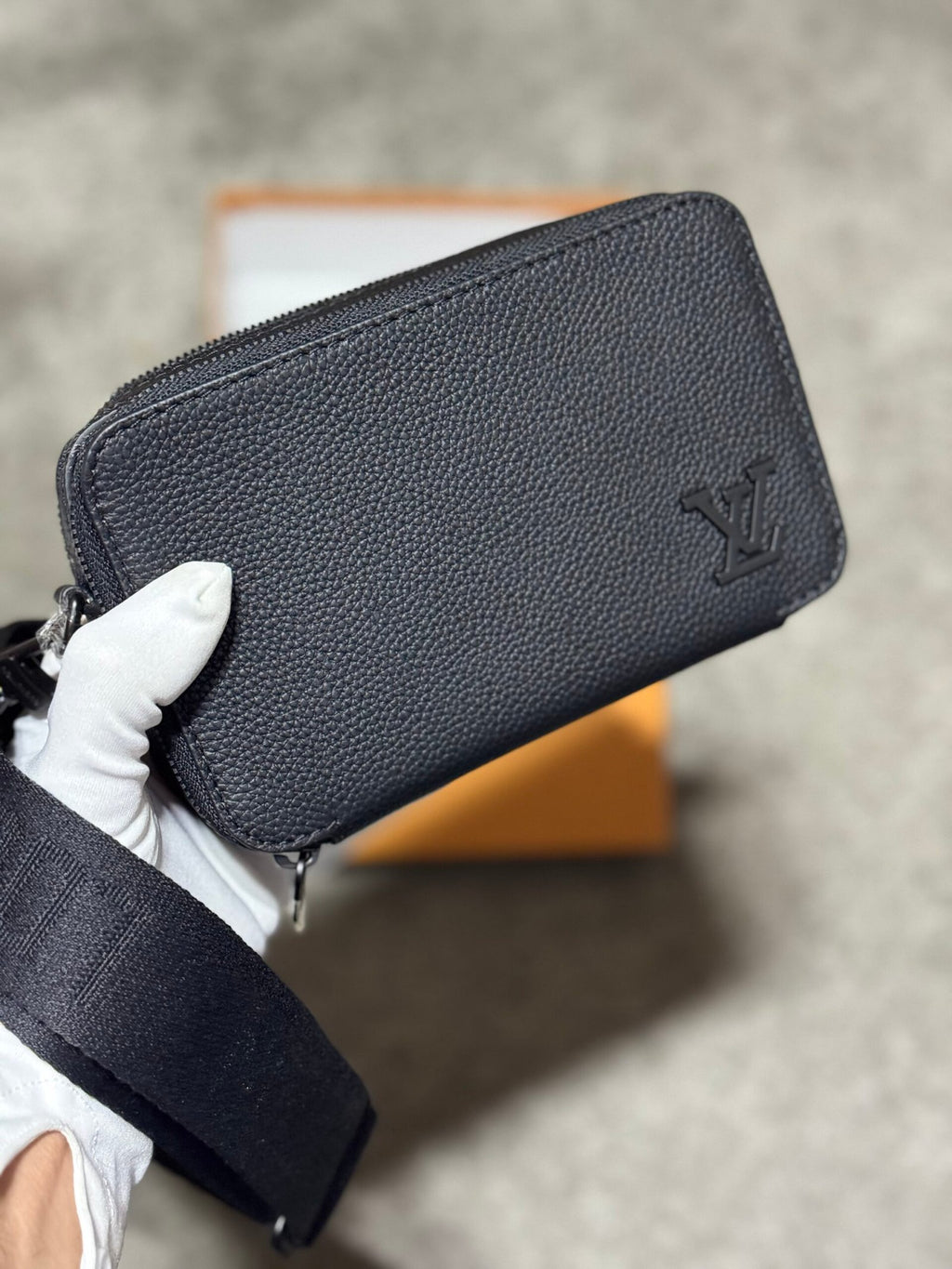 Louis Vuitton | Lv bag | Side View | yiodesigner.co.uk