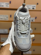 Louis Vuitton | Lv sneaker | Full Body | yiodesigner.co.uk