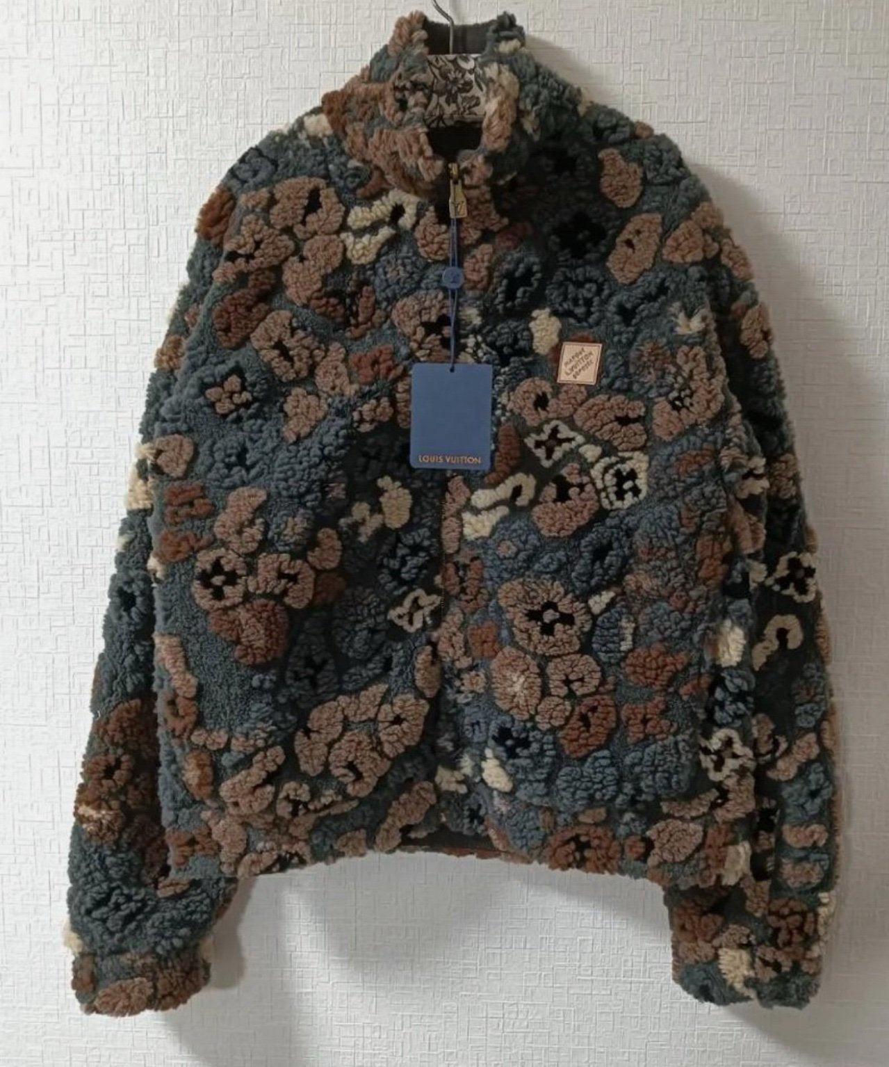 Louis Vuitton | Lv fleece jacket brown | Size M | yiodesigner.co.uk