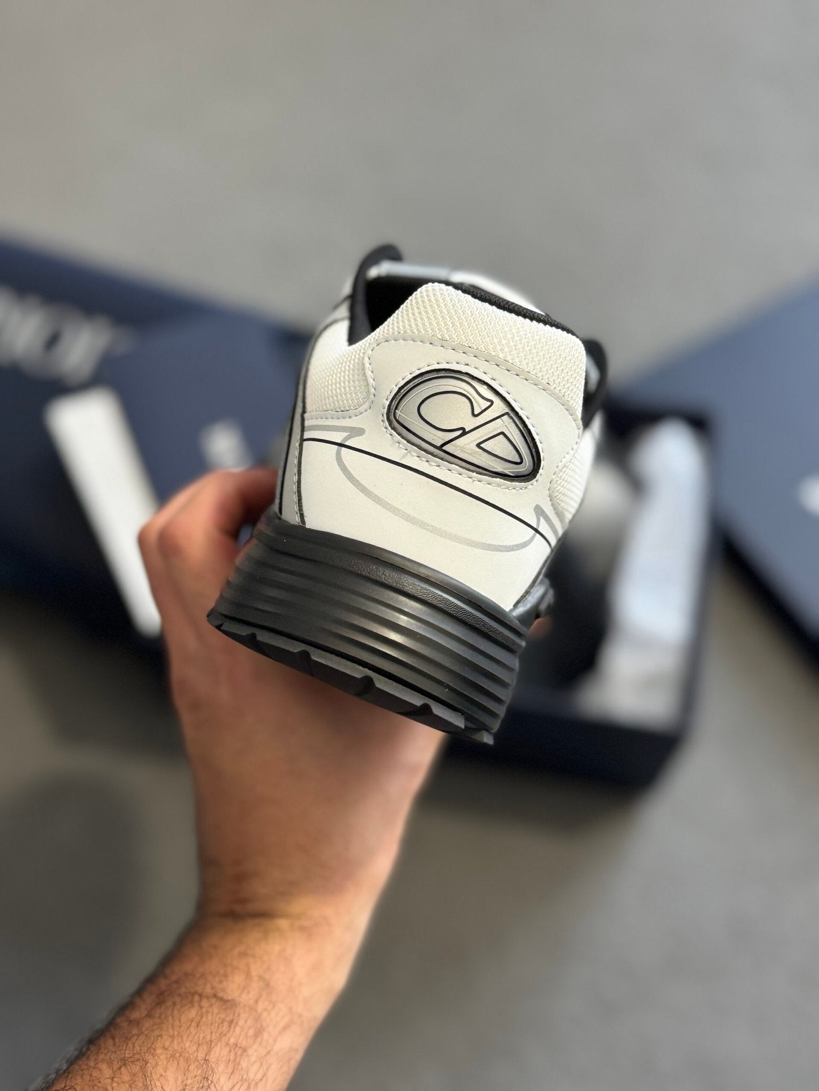 Dior | Dior 
b30 new | Close-Up | yiodesigner.co.uk