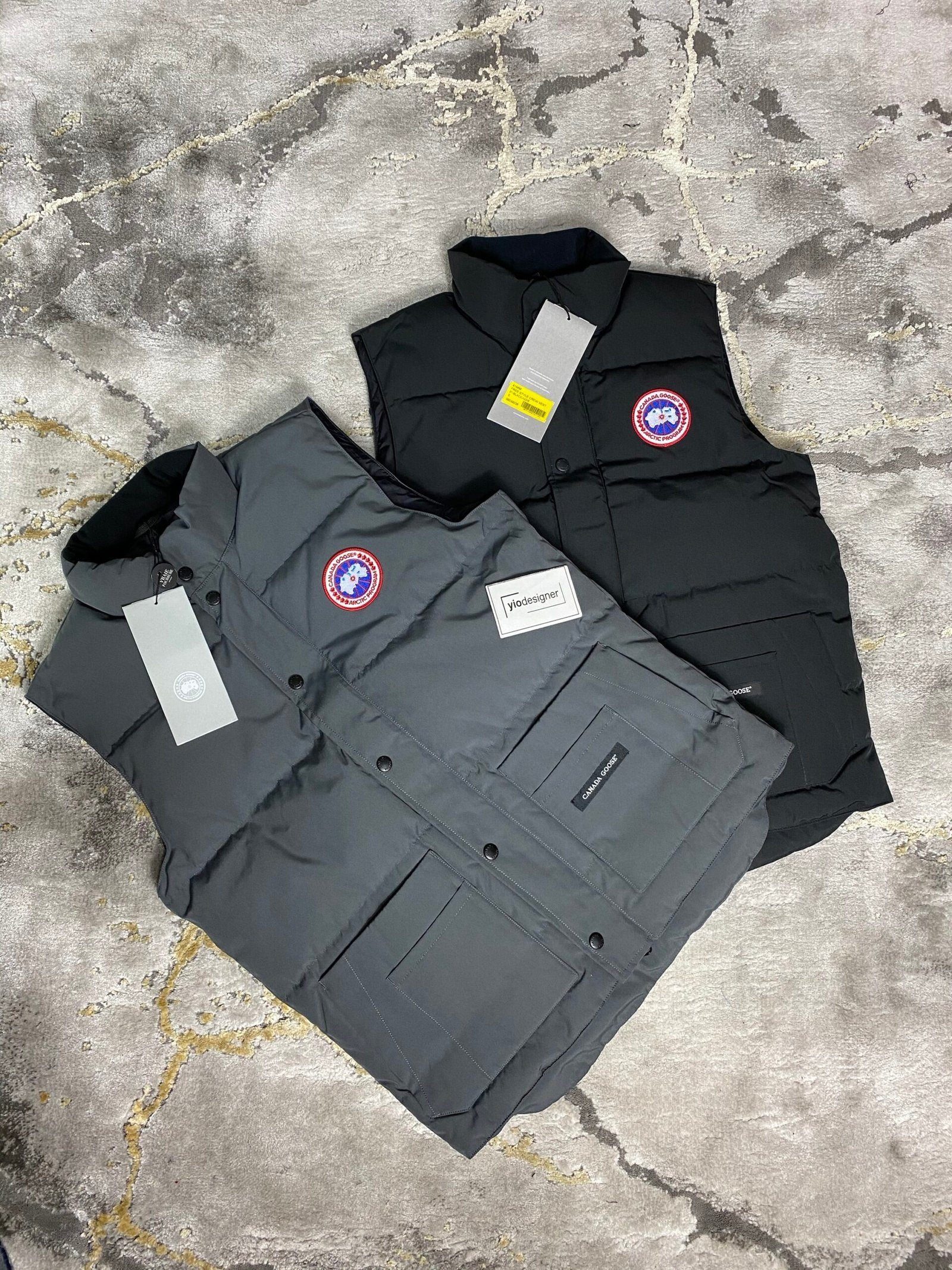Canada Goose | Canada goose gilet ( body warmer )grey | Size XL | yiodesigner.co.uk
